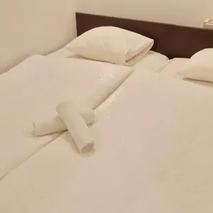 Happyrooms Piata Romana Hotel