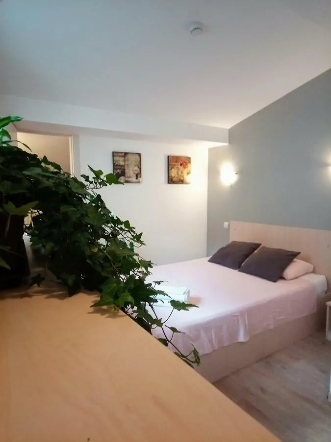 Central Guesthouse (Adults Only) Bucarest 3*,  Rumanía