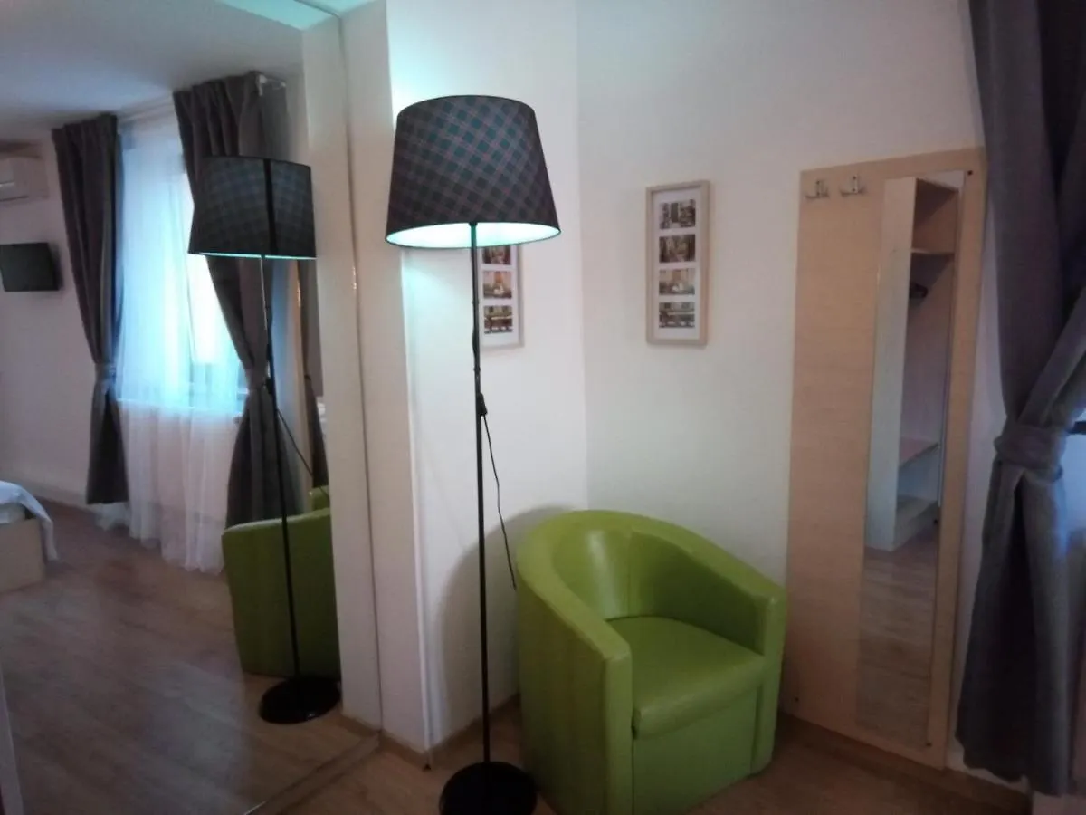 Central Guesthouse (Adults Only) Bucarest 3*,  Rumanía
