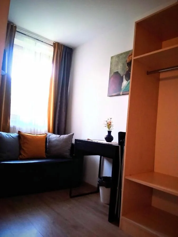 Central Guesthouse (Adults Only) Bucharest 3*,