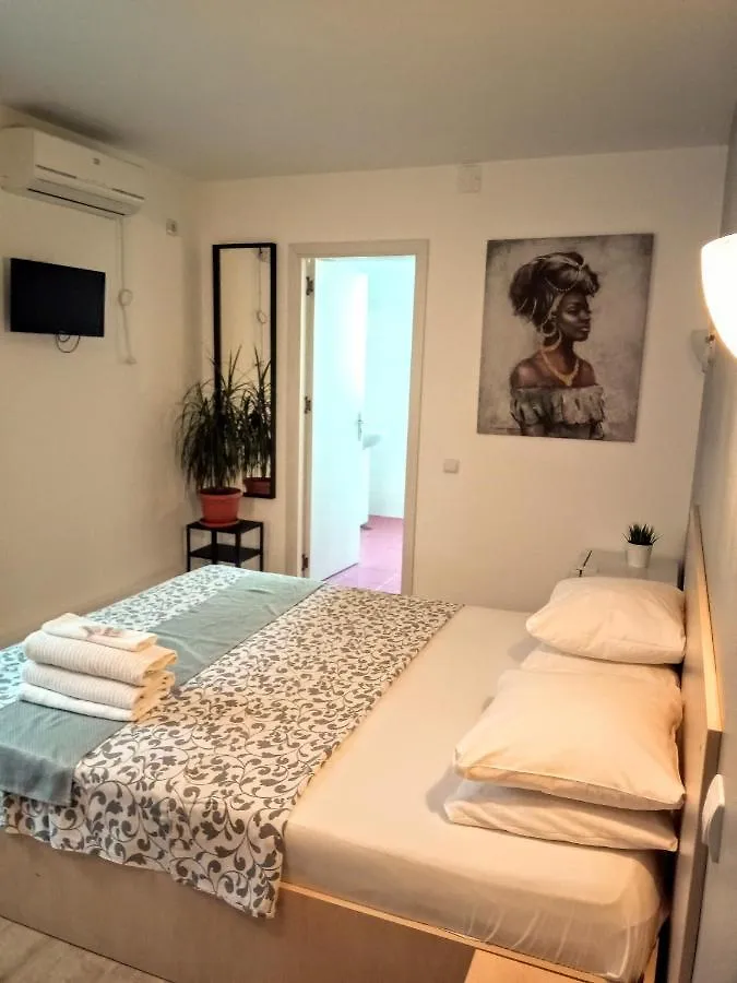 Central Guesthouse (Adults Only) Bucharest 3*,